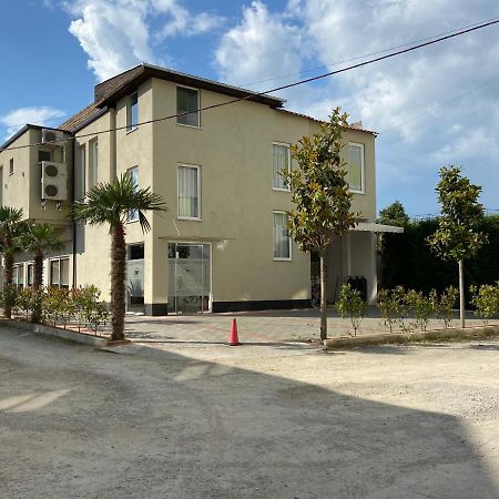 Santo Hotel Shkodër Exterior foto